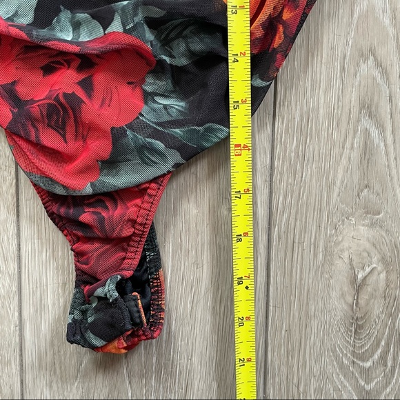 Missguided | Floral Bodysuit - Picture 10 of 10